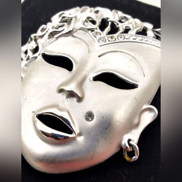 Silver Masquerade Mask Brooch Pendant Jewelry Vintage - Picture 3 of 8